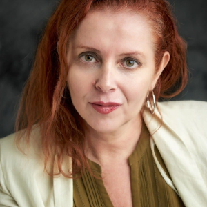 Dña. ASTRID VANESA
