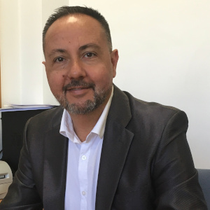 Dr. Manuel